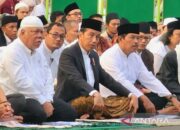 Jokowi Salat Iduladha di Lapangan Simpang Lima Semarang