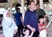 Presiden Jokowi dan Ibu Berakhir Pekan Bersama Cucu ke TMII