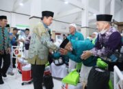 Pj Gubernur Jateng Sambut Kedatangan Jemaah Haji Kloter I Embarkasi Solo