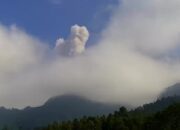 Gunung Merapi Keluarkan Awan Panas dengan Jarak Luncur hingga 1,3 Kilometer