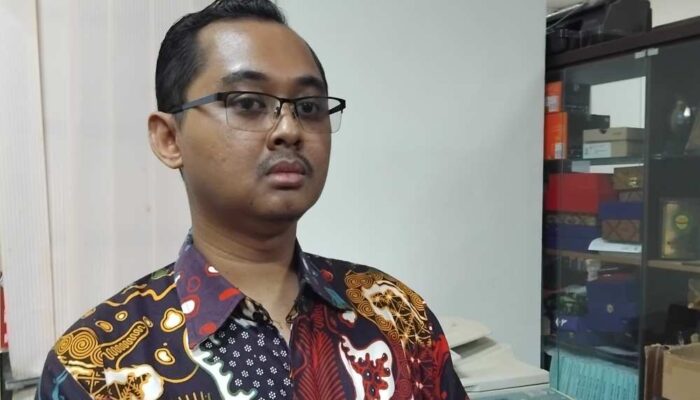 Tak Ada Pencekikan, Kami Cuma Rebut Megafonnya